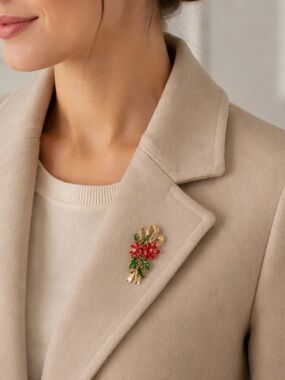 Gerry’s Christmas pin, vintage holly flowers ribbon, gold red green,